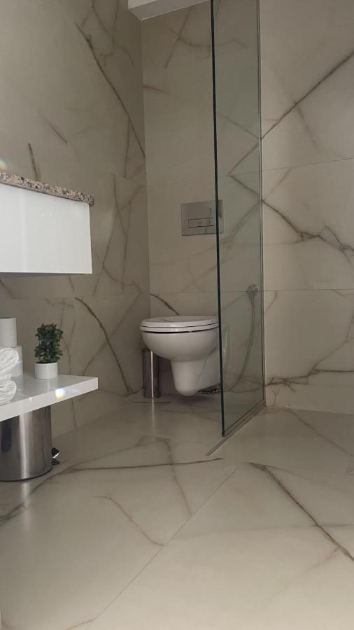 Hotel Ms Sarandë エクステリア 写真