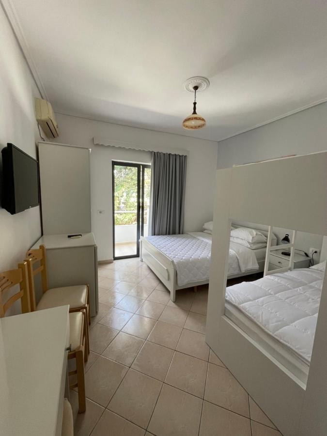 Hotel Ms Sarandë エクステリア 写真