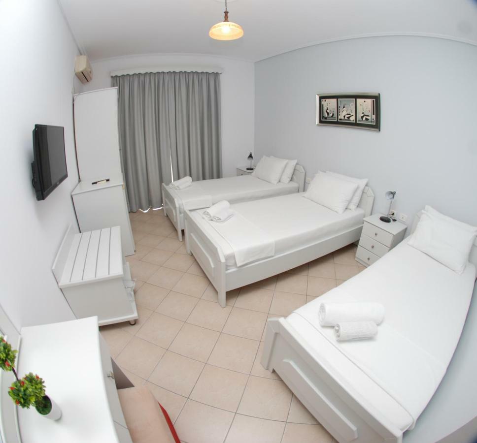 Hotel Ms Sarandë エクステリア 写真