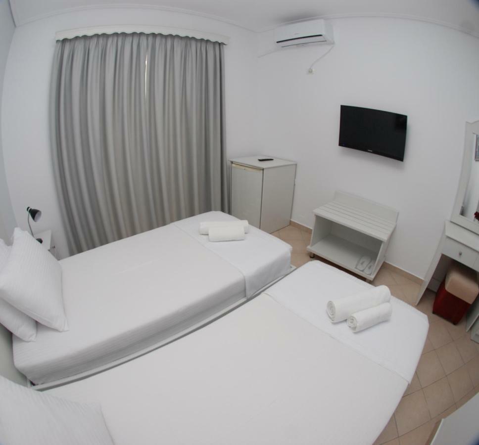Hotel Ms Sarandë エクステリア 写真