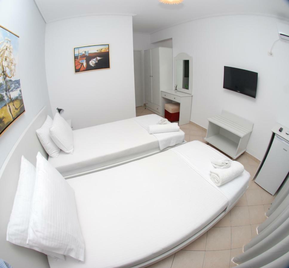 Hotel Ms Sarandë エクステリア 写真