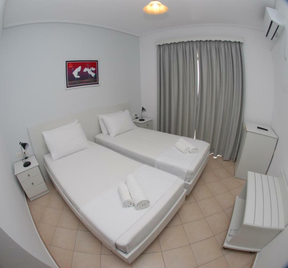 Hotel Ms Sarandë エクステリア 写真