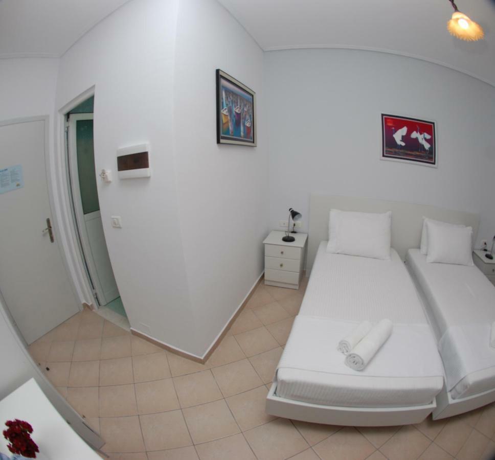 Hotel Ms Sarandë エクステリア 写真