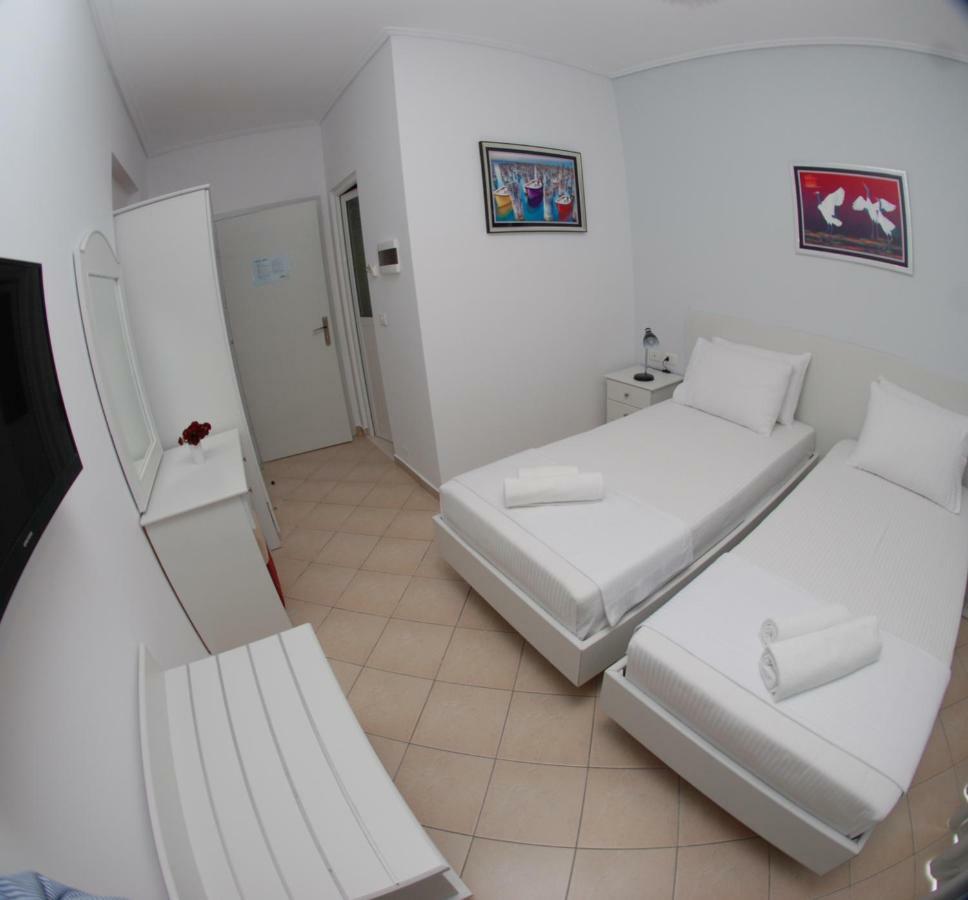 Hotel Ms Sarandë エクステリア 写真