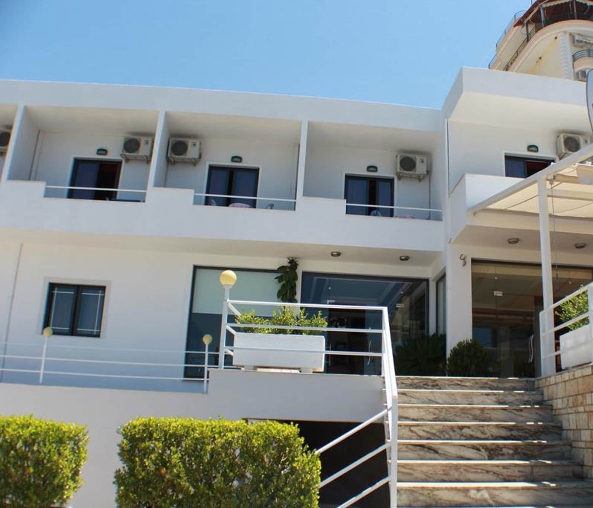 Hotel Ms Sarandë エクステリア 写真
